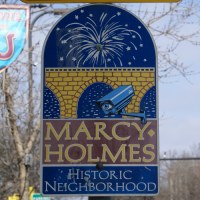 Marcy-Holmes Neighborhood Sign