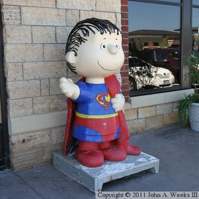 Peanuts On Parade - Linus Blankets Saint Paul - Super Linus To The Rescue